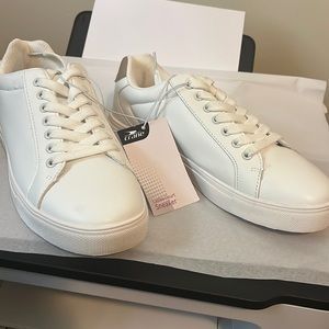 White sneakers NWT